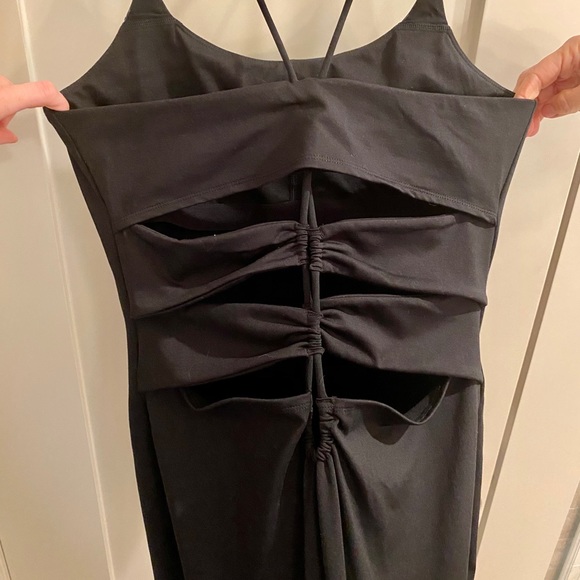 Black open back fabletics dress - Picture 2 of 3